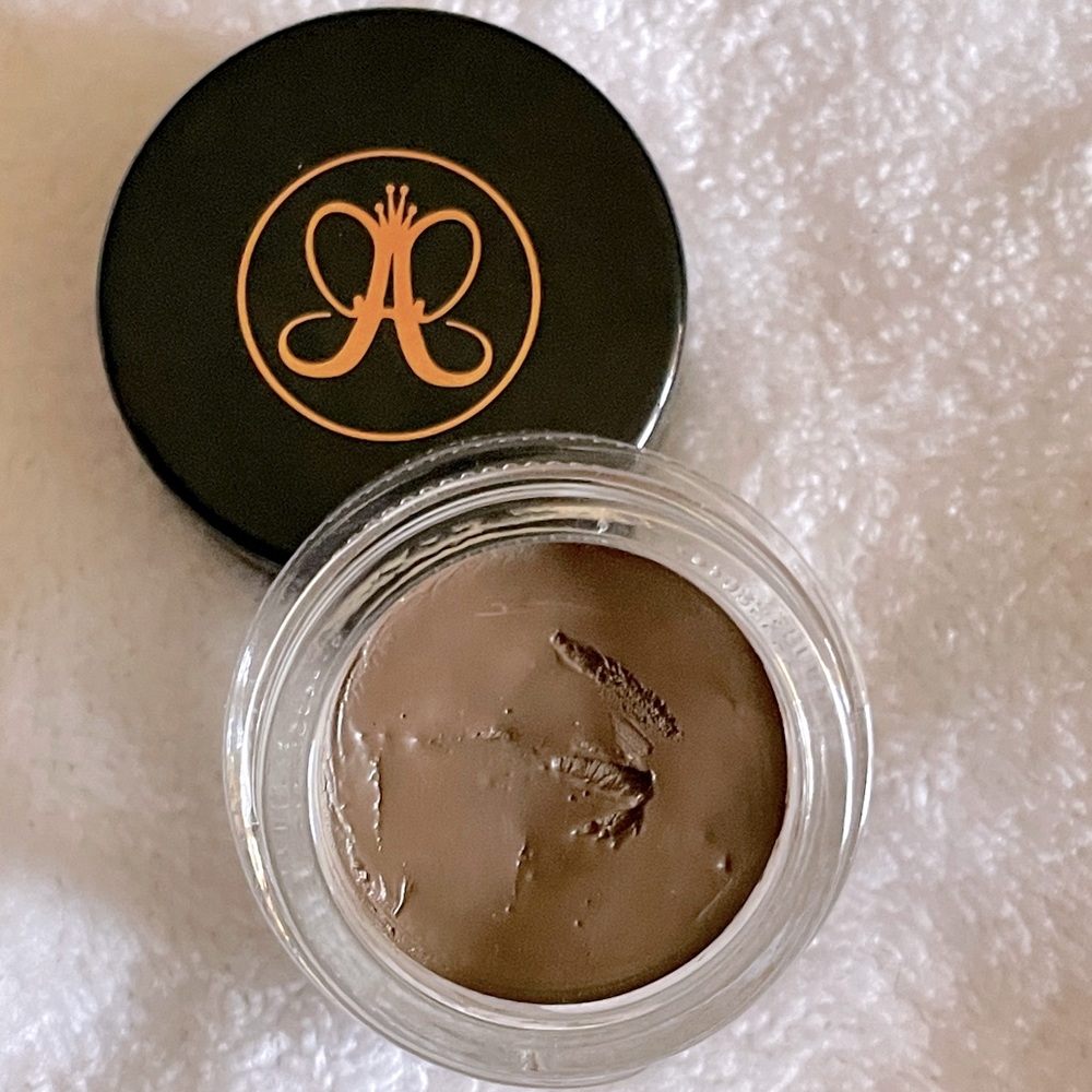 Dip brow pomade